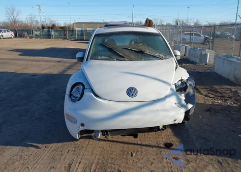 2001 Volkswagen New Beetle Gls z USA, uszkodzony, nr VIN 3VWCB21C01M435057